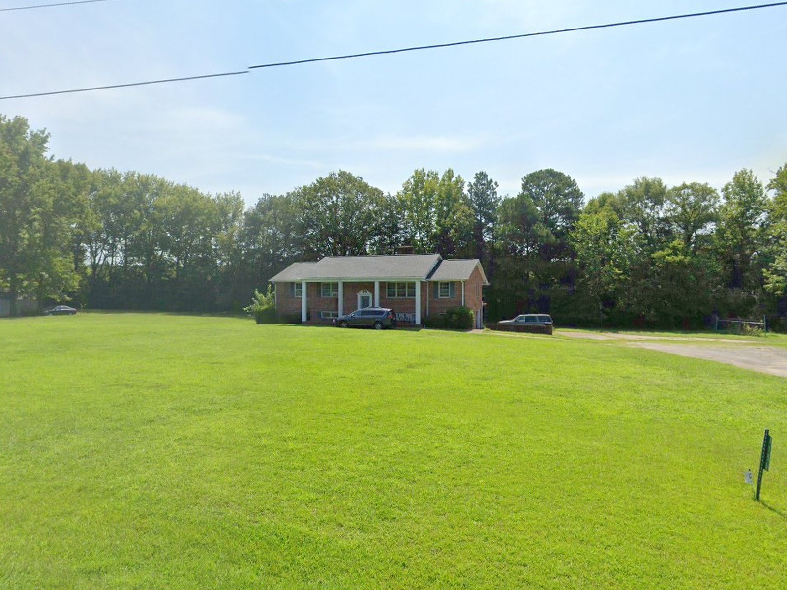 Exterior of 1753 Gary Street, Clinton SC — brick ranch at GPS pin 561 Gary Street