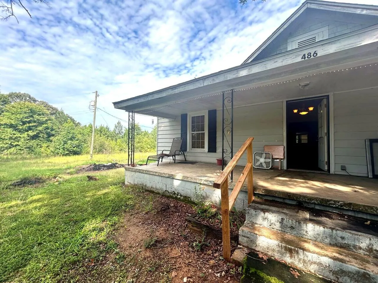 486 Scott Road porch and front entry